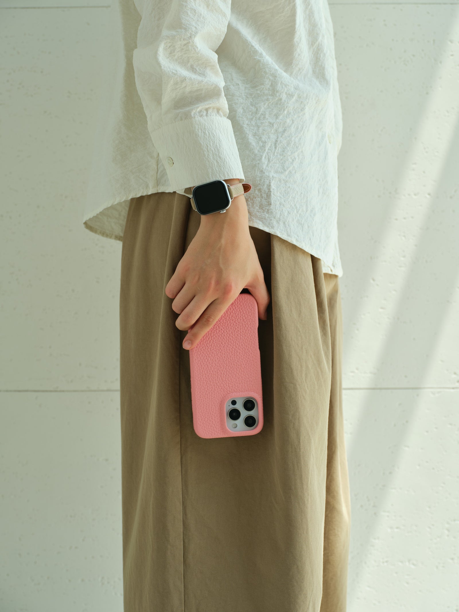 iPhone 16 Leather Case 8