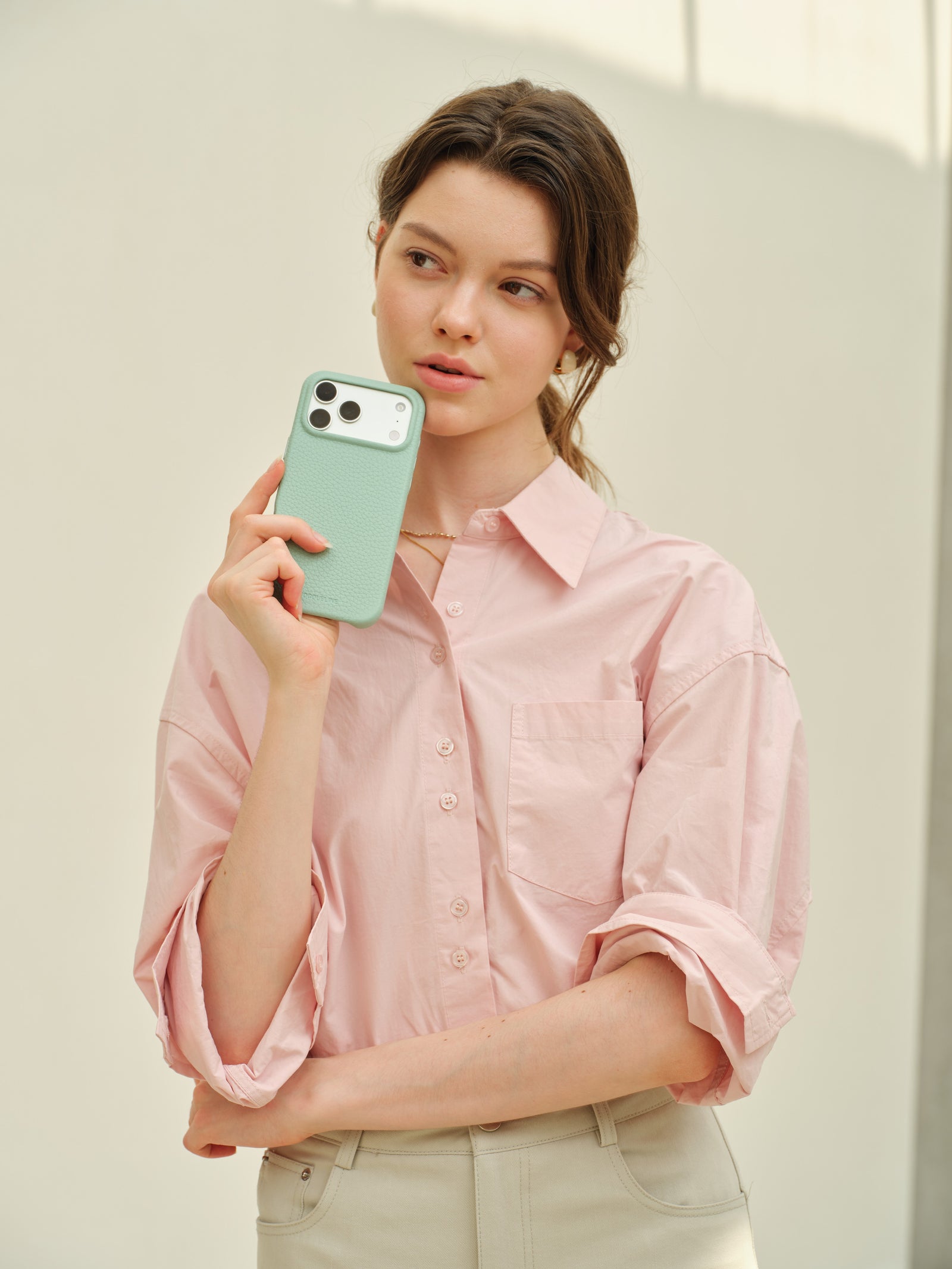 iPhone 18 Leather Case 8